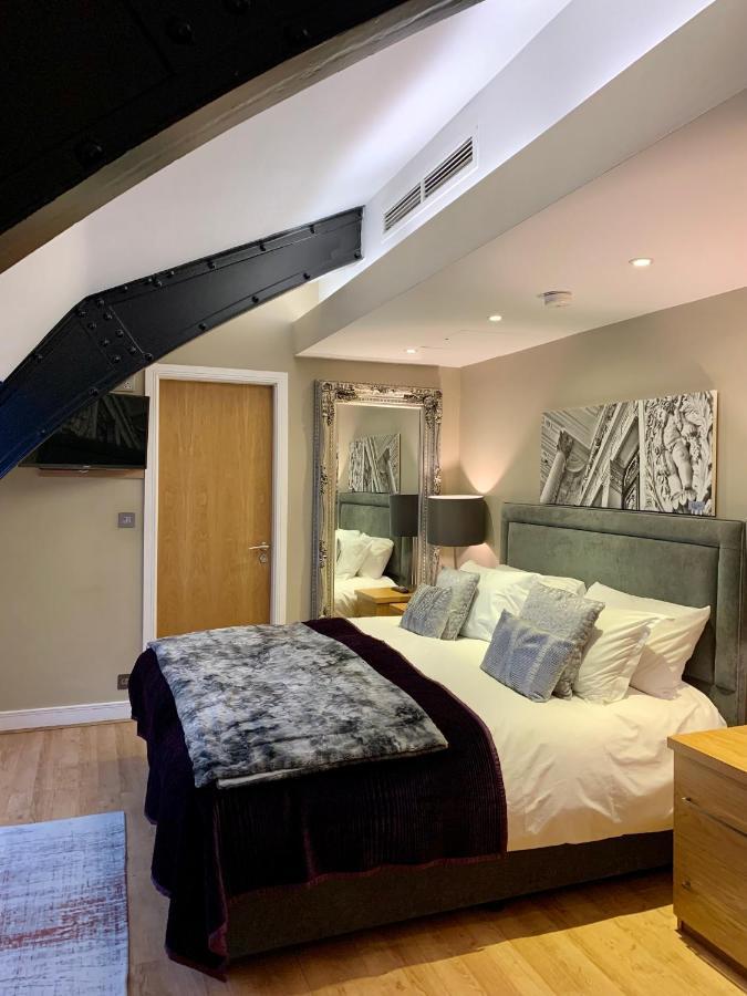 Quebecs Luxury Aparthotel Leeds  Exterior photo