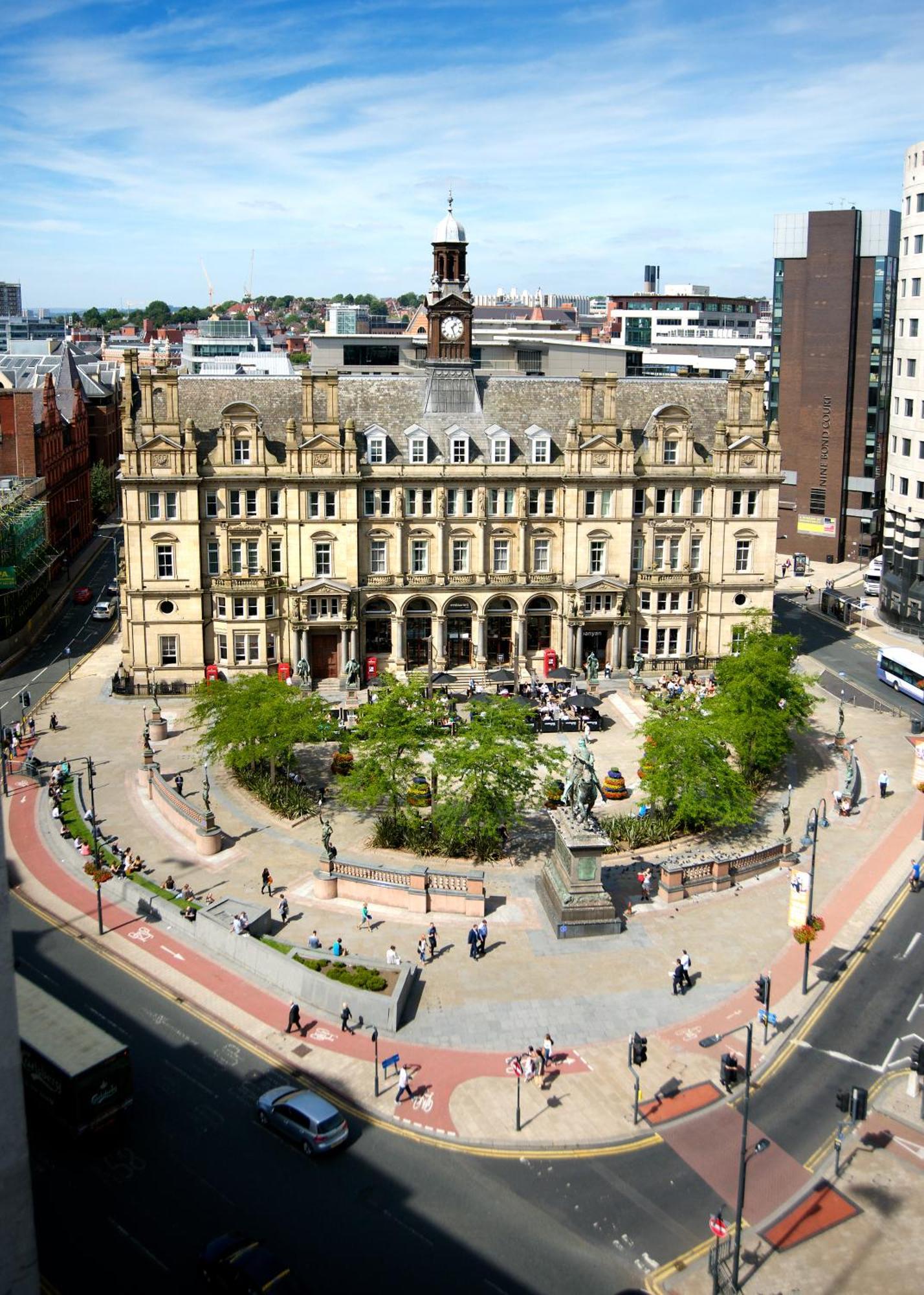 Quebecs Luxury Aparthotel Leeds  Exterior photo