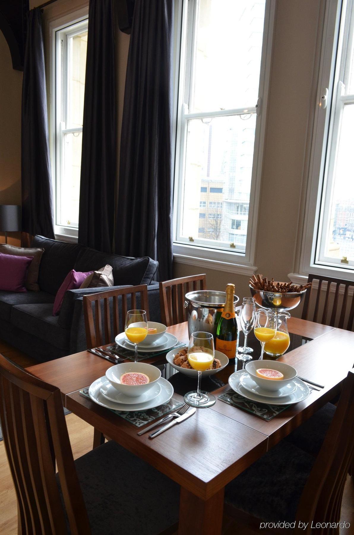 Quebecs Luxury Aparthotel Leeds  Exterior photo