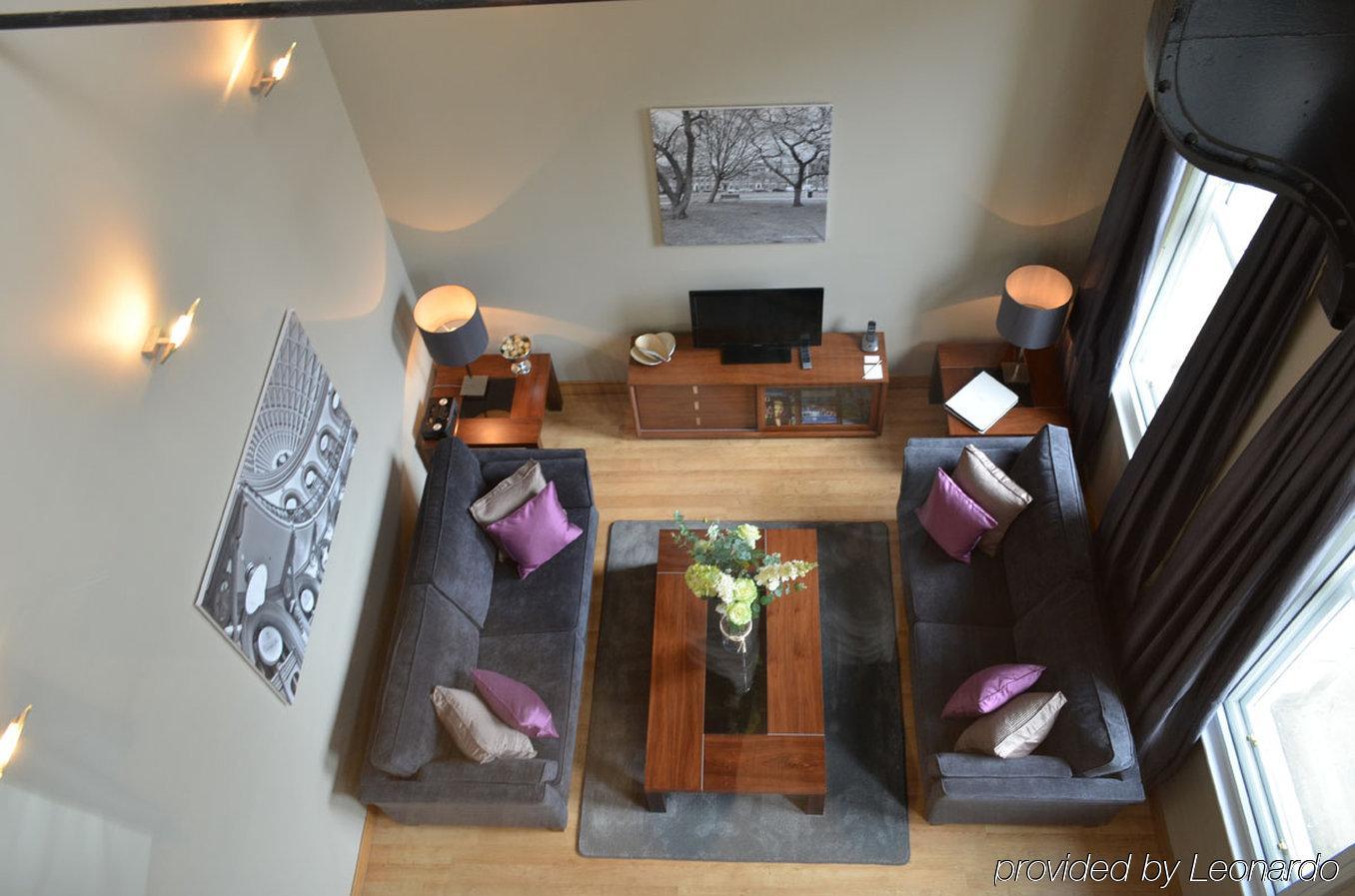 Quebecs Luxury Aparthotel Leeds  Exterior photo