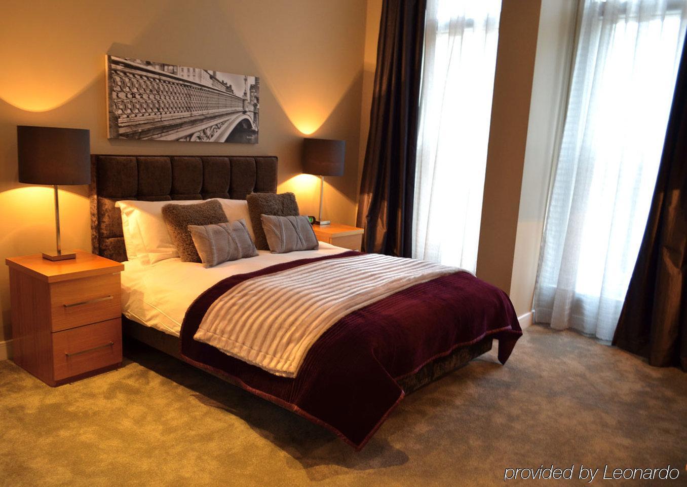 Quebecs Luxury Aparthotel Leeds  Exterior photo