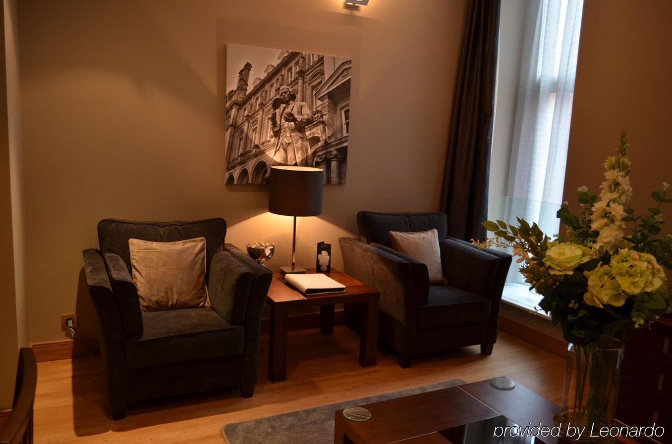 Quebecs Luxury Aparthotel Leeds  Exterior photo