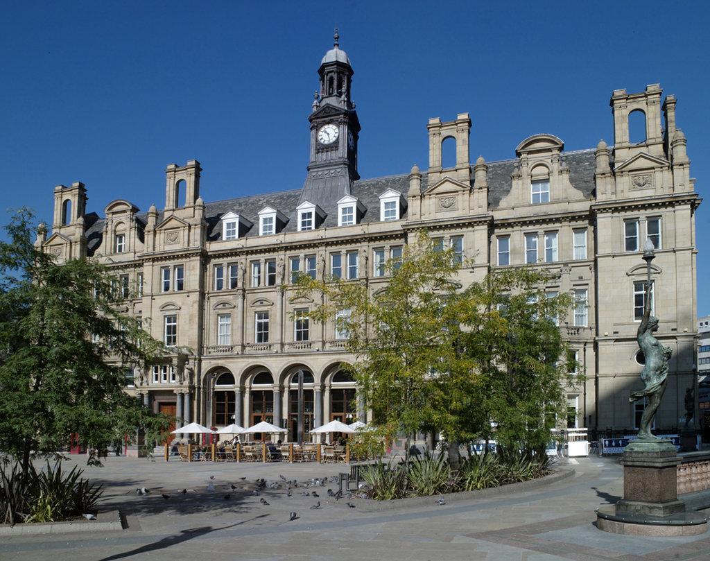 Quebecs Luxury Aparthotel Leeds  Exterior photo