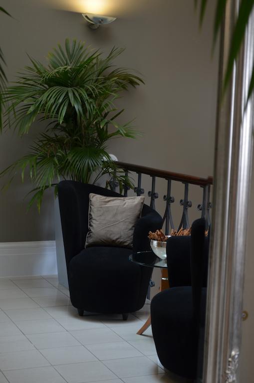 Quebecs Luxury Aparthotel Leeds  Exterior photo
