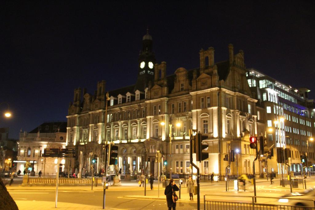 Quebecs Luxury Aparthotel Leeds  Exterior photo