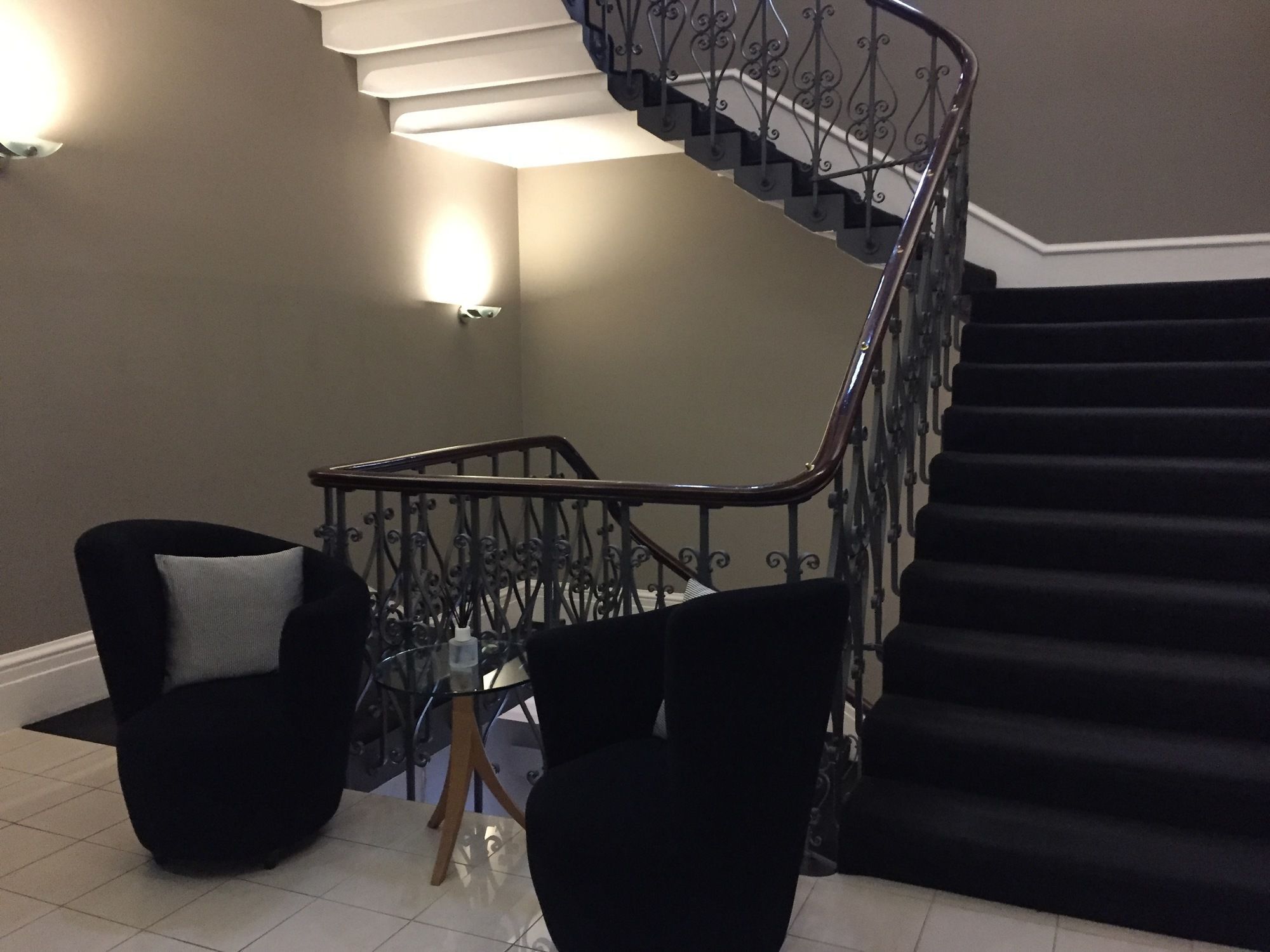 Quebecs Luxury Aparthotel Leeds  Exterior photo