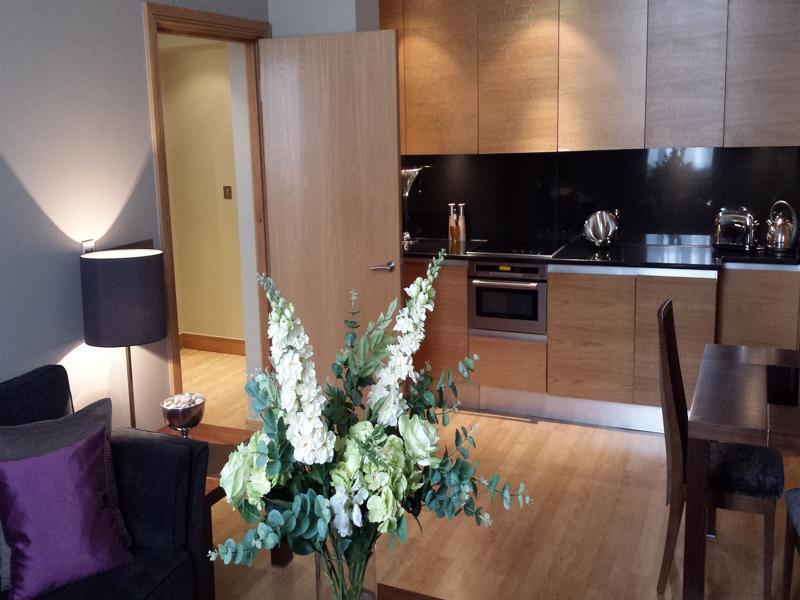 Quebecs Luxury Aparthotel Leeds  Exterior photo