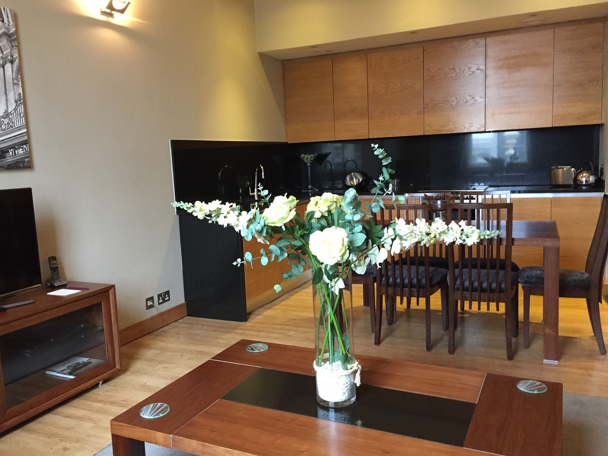 Quebecs Luxury Aparthotel Leeds  Exterior photo