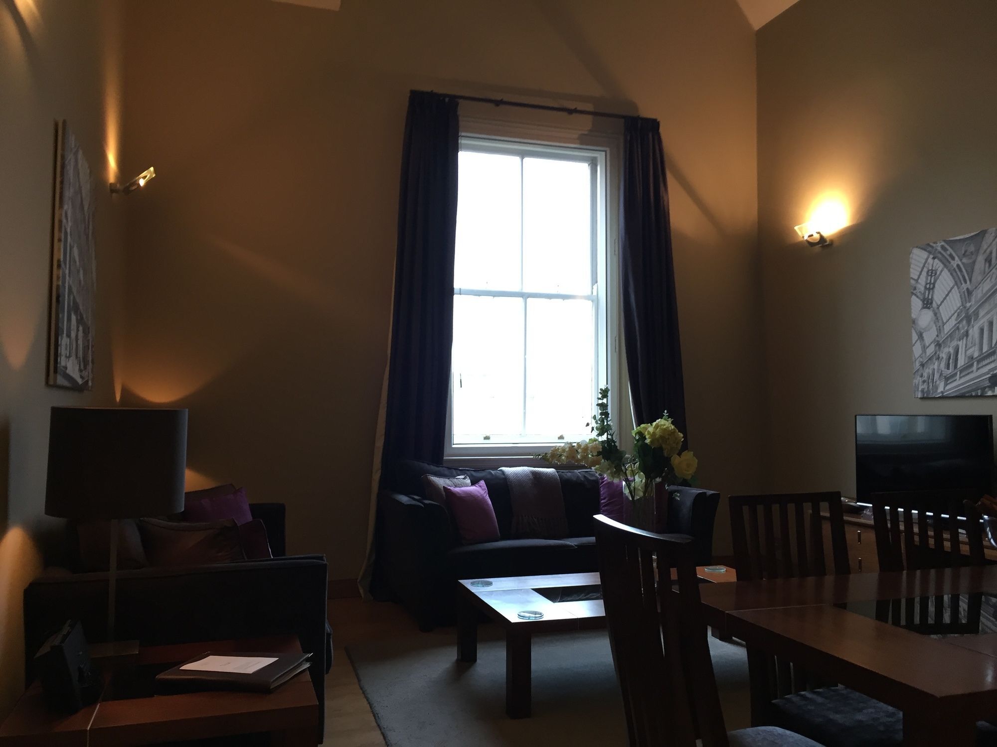 Quebecs Luxury Aparthotel Leeds  Exterior photo
